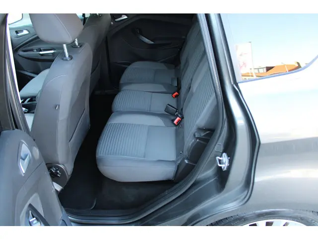 Ford C-MAX 1.0 Titanium 2017 Benzine 15