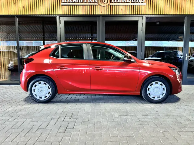 Opel Corsa 1.2 Edition rood 2020 Benzine 6