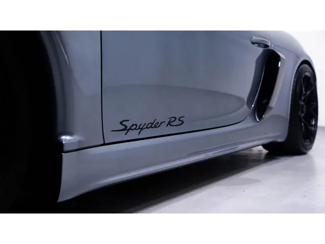 Porsche 718 Spyder RS 2024 Benzine 28