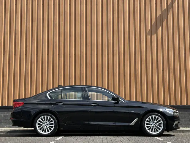 BMW 5 Serie 530i High Executive 2017 Benzine 4