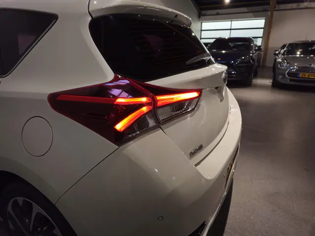 Toyota Auris 1.8 Hybrid Trend 2016 Hybride Benzine 11