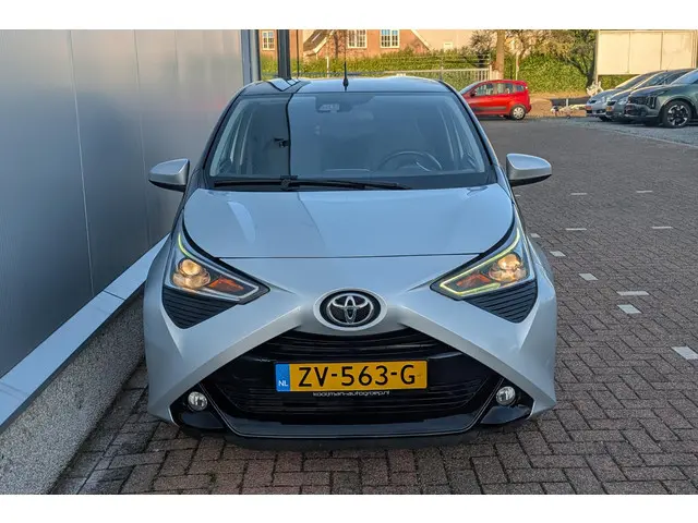 Toyota Aygo 1.0 VVT-i x-clusiv 2019 Benzine 4