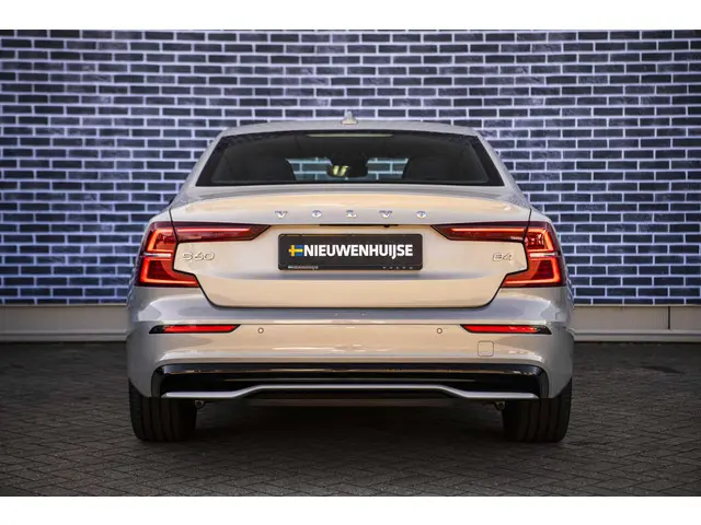 Volvo S60 2.0 B4 Plus Dark 2023 Benzine 10