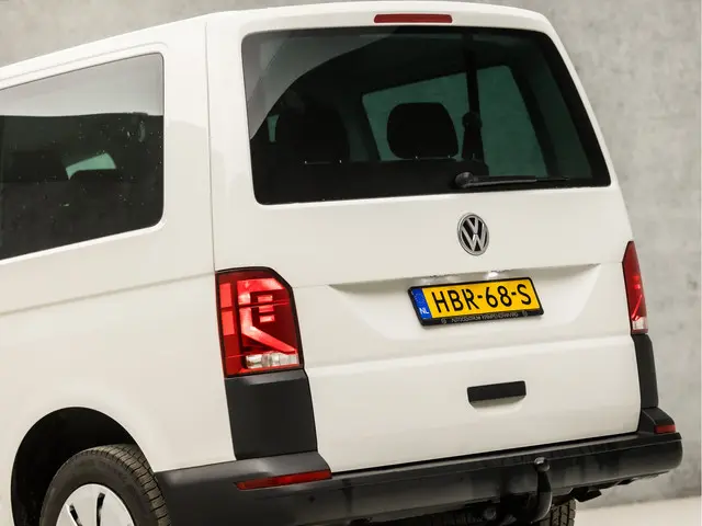 Volkswagen Transporter Kombi 2.0 TDI L1H1 2020 Diesel 12