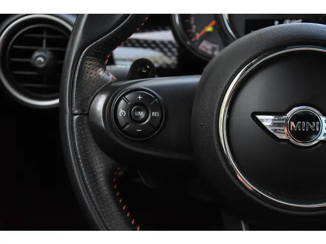 MINI Cooper S Mini 2.0 Serious Business 2014 Benzine 22