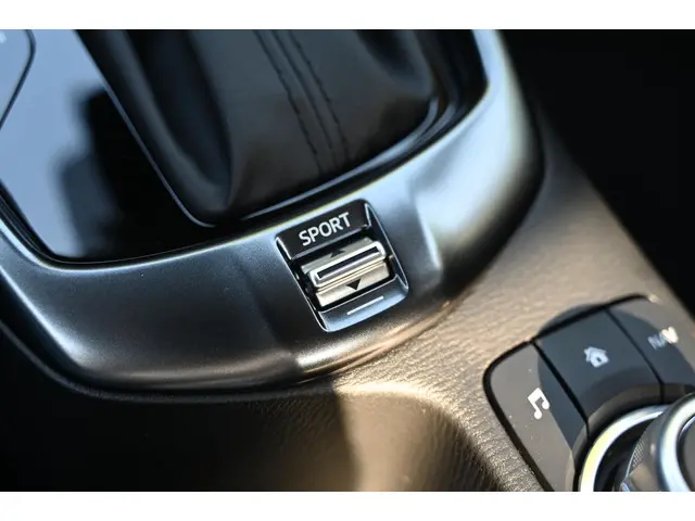 Mazda 2 SkyActiv-G 90 automaat Homura 2024 Benzine 19