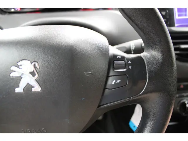 Peugeot 208 1.4 VTi Active 2012 Benzine 14