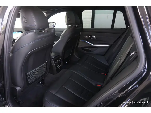 BMW 3 Serie Touring 318i 2020 Benzine 13