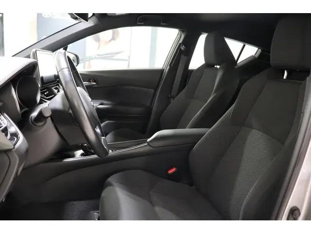 Toyota C-HR 1.8 Hybrid Dynamic, 2017 Hybride Benzine 17