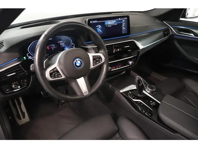 BMW 5 Serie Touring 530e M-Sport 2024 Hybride Benzine 25