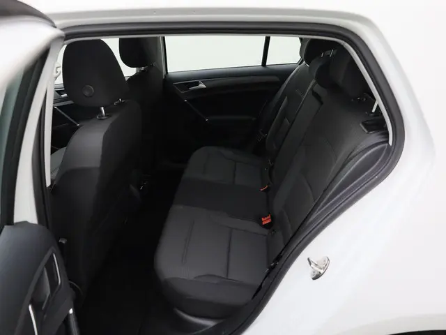 Volkswagen e-Golf E-DITION 100kW/136PK 2020 Elektrisch 11