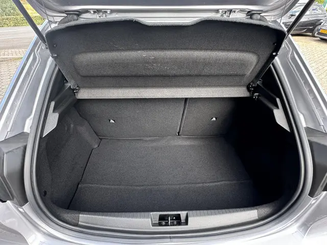 Peugeot 208 1.2 PureTech Like 2021 Benzine 21