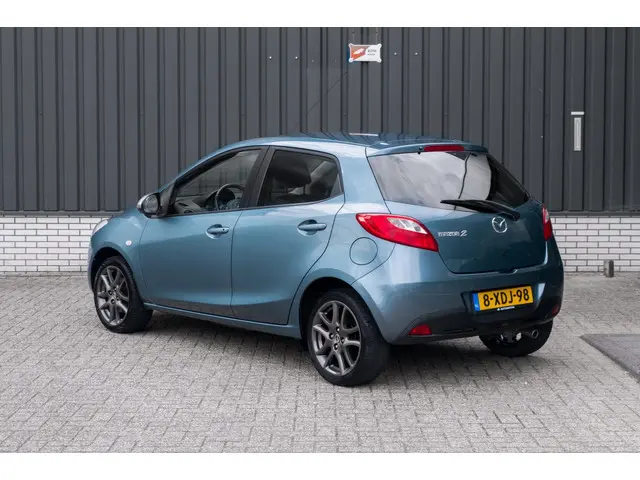 Mazda 2 1.3 TS Plus*Naviagtie*Stoelverwarming* 2014 Benzine 7