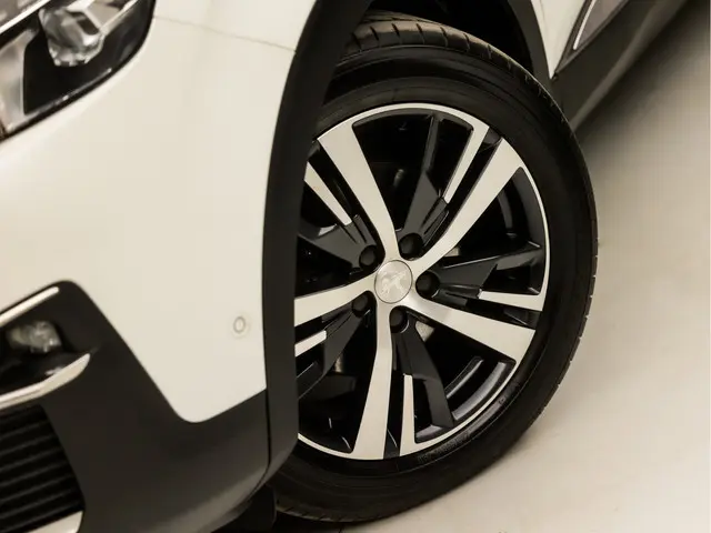 Peugeot 3008 1.6 e-THP GT Line 2018 Benzine 34