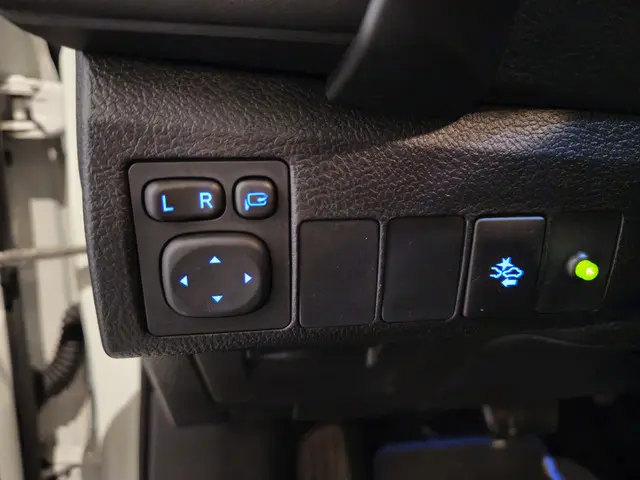 Toyota Auris 1.8 Hybrid Trend 2016 Hybride Benzine 27