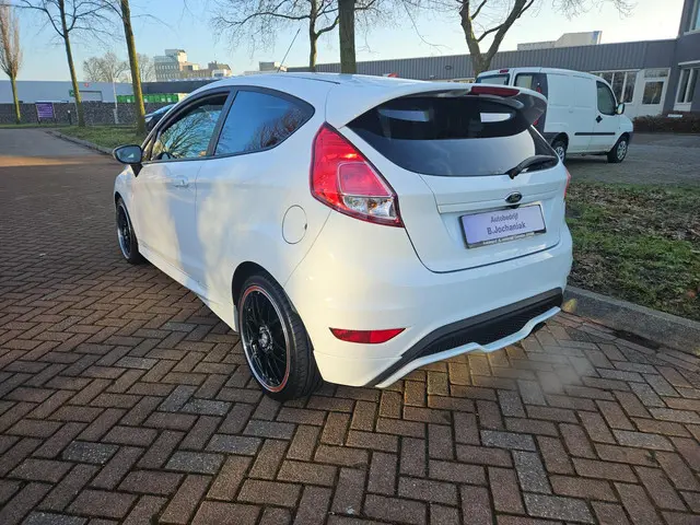Ford Fiesta 1.6 ST1 134KW 182PK MOOIE AUTO 2014 Benzine 4