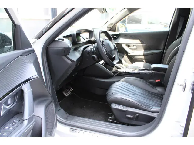 Peugeot 2008 1.2 PureTech GT-Line 2020 Benzine 16