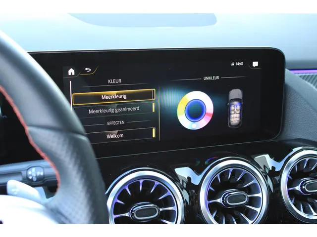 Mercedes-Benz GLA 180 AMG 2022 Benzine 16