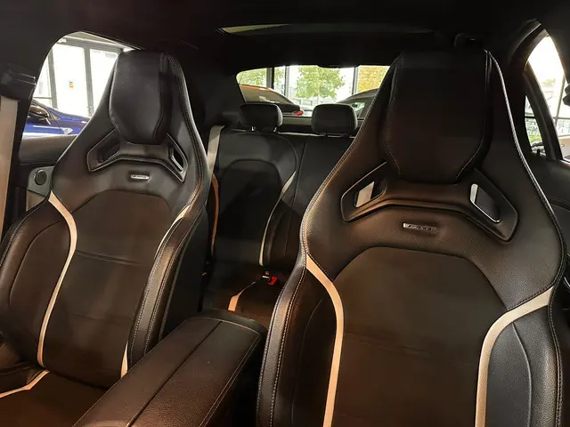 Mercedes-Benz C-Klasse AMG 63 S 2016 Benzine 27