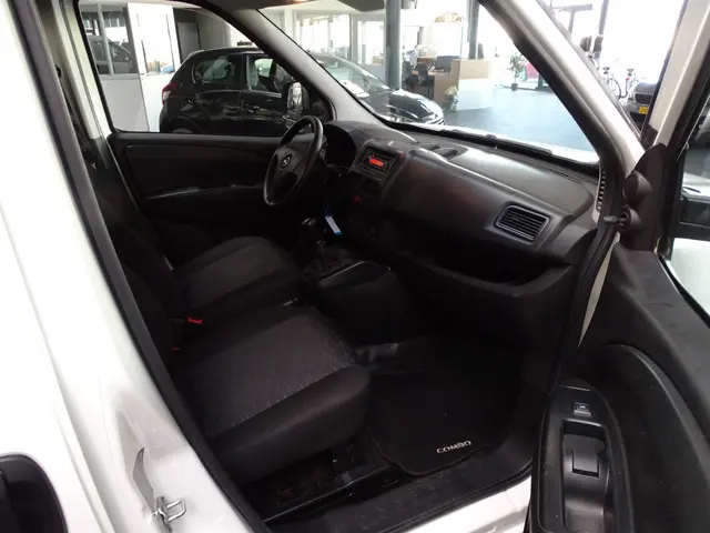 Opel Combo 1.3 CDTi L1H1 Edition 2017 Diesel 17