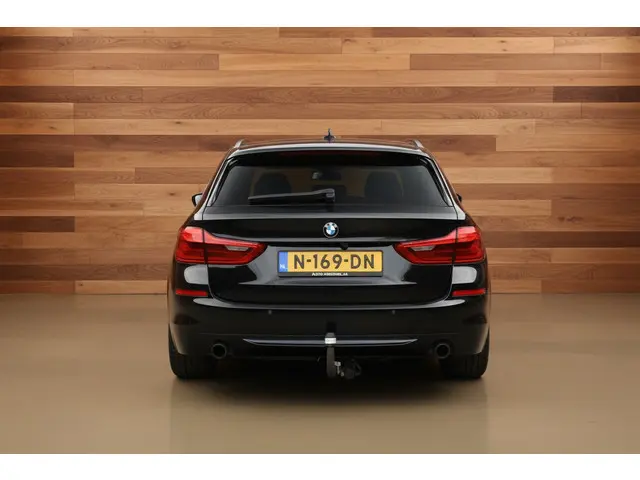 BMW 5 Serie Touring 520i Executive 2018 Benzine 4