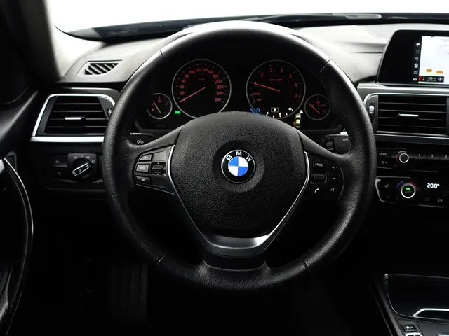 BMW 3 Serie 318i High Executive Aut- 2018 Benzine 19