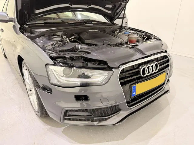 Audi A4 Sedan 1.8 TFSI S Edition Automaat 2015 Benzine 39
