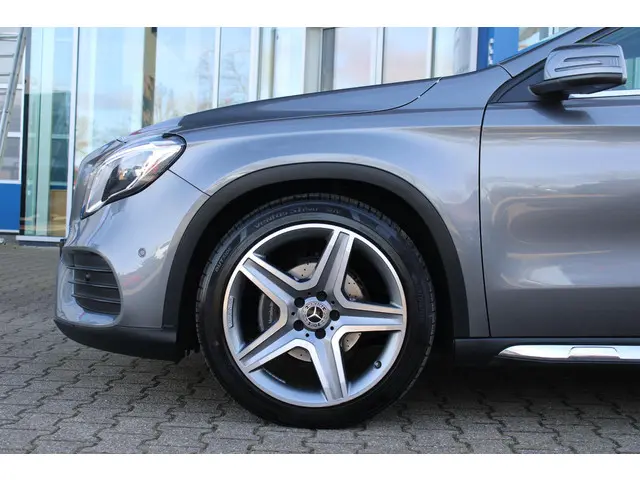 Mercedes-Benz GLA 180 Business 2018 Benzine 39
