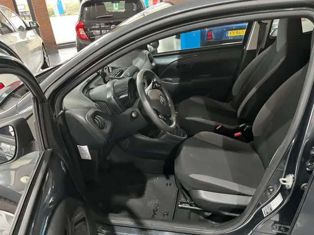 Toyota Aygo 1.0 VVT-i x-fun 2017 Benzine 6