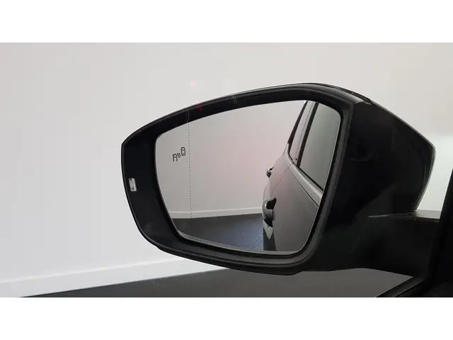 Volkswagen T-Cross 1.0 TSI 110pk DSG Style 2021 Benzine 30