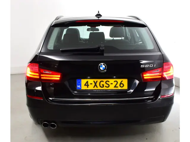 BMW 5 Serie Touring 520i Luxury Edition 2013 Benzine 5