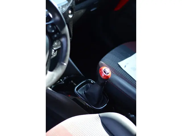 Peugeot 108 1.0 e-VTi GT-Line 2019 Benzine 10