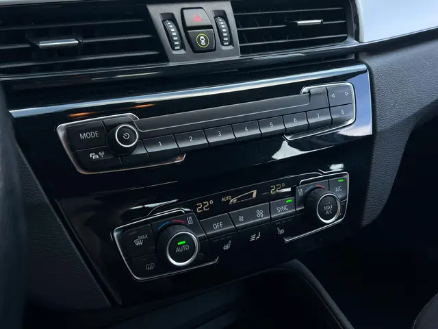 BMW X1 sDrive18i Centennial High Executive 2017 Benzine 19