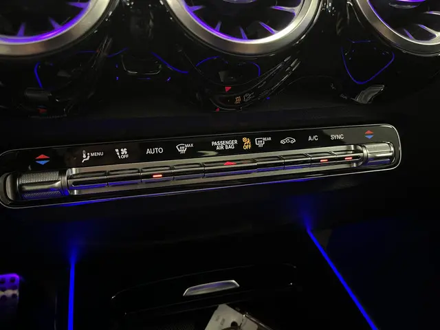 Mercedes-Benz GLB 200 AMG Line 2021 Benzine 14