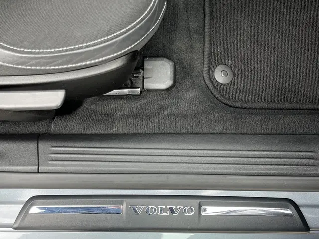 Volvo V40 2.0 T3 Momentum 2016 Benzine 29