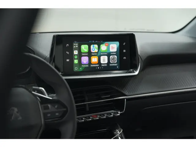 Peugeot 208 PureTech 100 EAT8 Active Pack 2023 Benzine 54