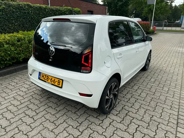 Volkswagen up! 1.0 2021 Benzine 3