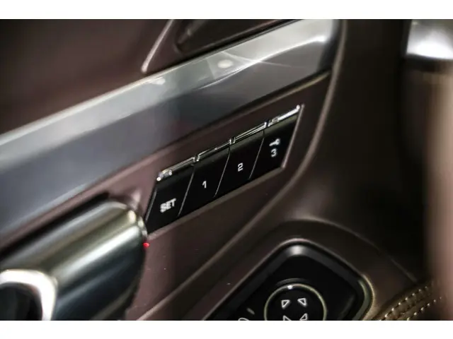 Porsche 911 3.8 Turbo Approved t/m 05-06-2027 2013 Benzine 38