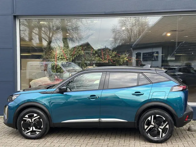 Peugeot 2008 1.2 Hybrid 145 PK GT 2025 Hybride Benzine 3