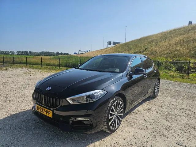 BMW 1 Serie 118i Executive Edition 2020 Benzine