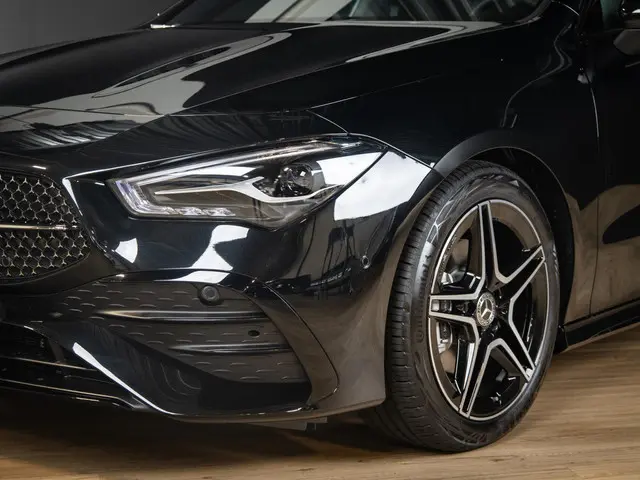 Mercedes-Benz CLA Coupé 180 Star Edition 2024 Benzine 5