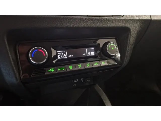 Škoda Fabia Combi 1.0 TSI Business Edition 2021 Benzine 27