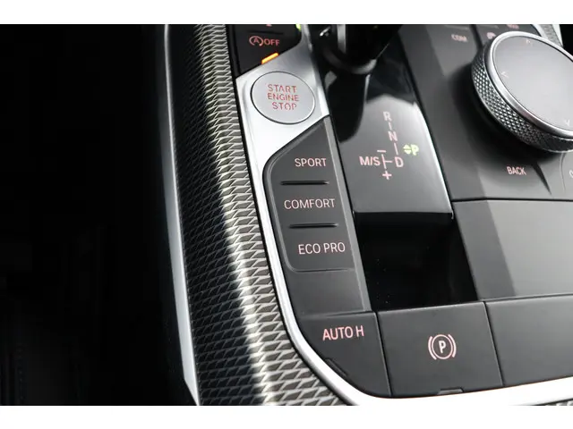 BMW 3 Serie 330i High Executive 2020 Benzine 60