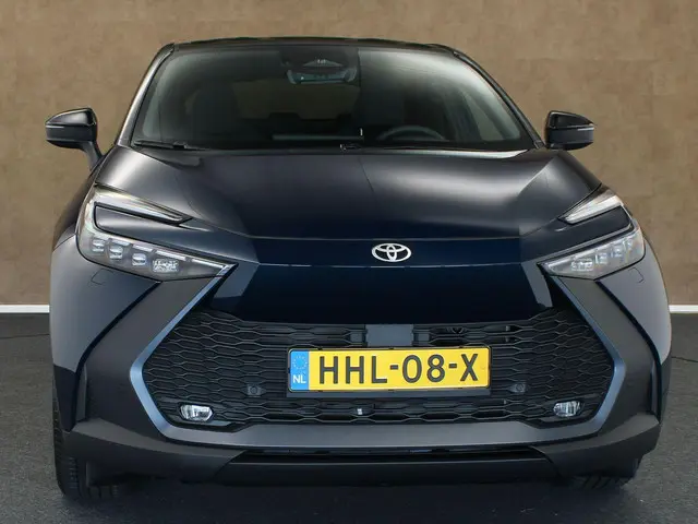 Toyota C-HR 1.8 Hybrid 140 Dynamic 2025 Hybride Benzine 7