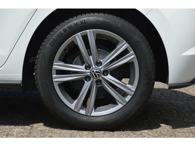 Volkswagen Polo 1.0 TSI Highline Business R 2021 Benzine 8