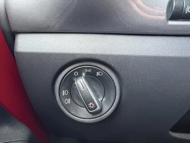 SEAT Mii 1.0 Sport Connect 2015 Benzine 12