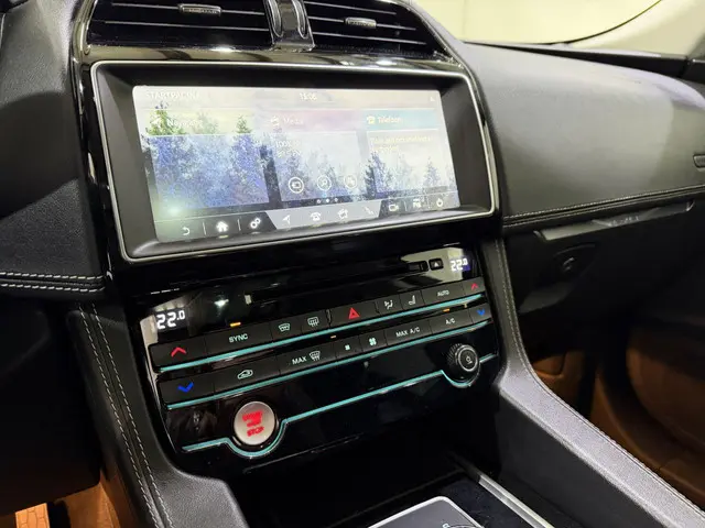 Jaguar F-PACE 2.0d Turbo Portfolio AWD Aut. 2017 Diesel 34