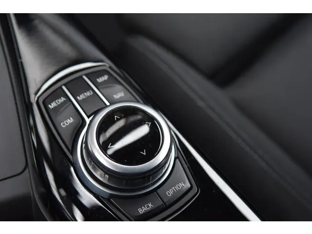 BMW 1 Serie 118i Edition Sport Line 2017 Benzine 27