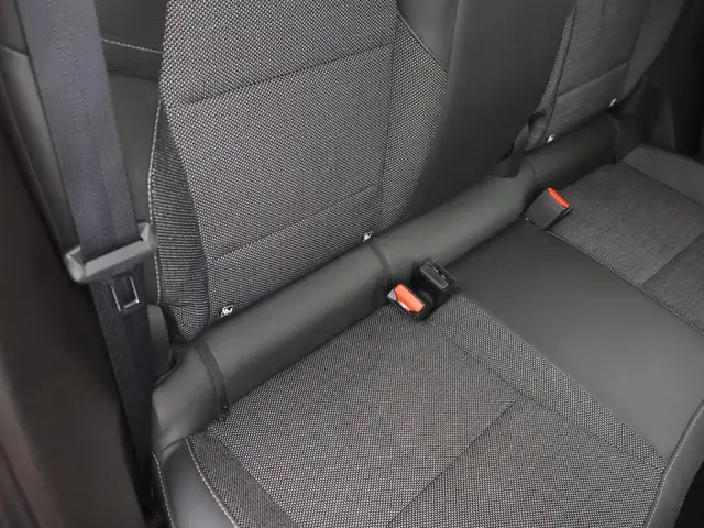 Renault Captur 1.3 TCe 140PK Intens AUTOM. 2021 Benzine 35