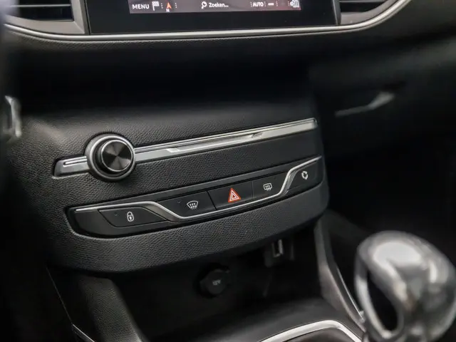 Peugeot 308 SW 1.2 PureTech Sport 2019 Benzine 10